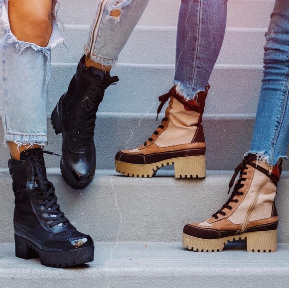𝙇𝙖𝙨𝙩 𝙎𝙞𝙯 6.5🖤Panel Lace-Up Lug Combat Boot - Picture 12 of 12